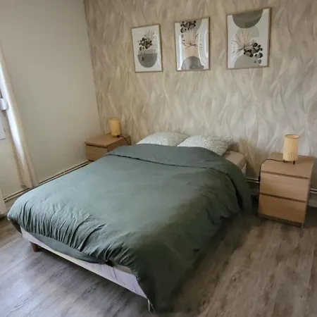 2-4 Ou 6 Personnes Appartement *